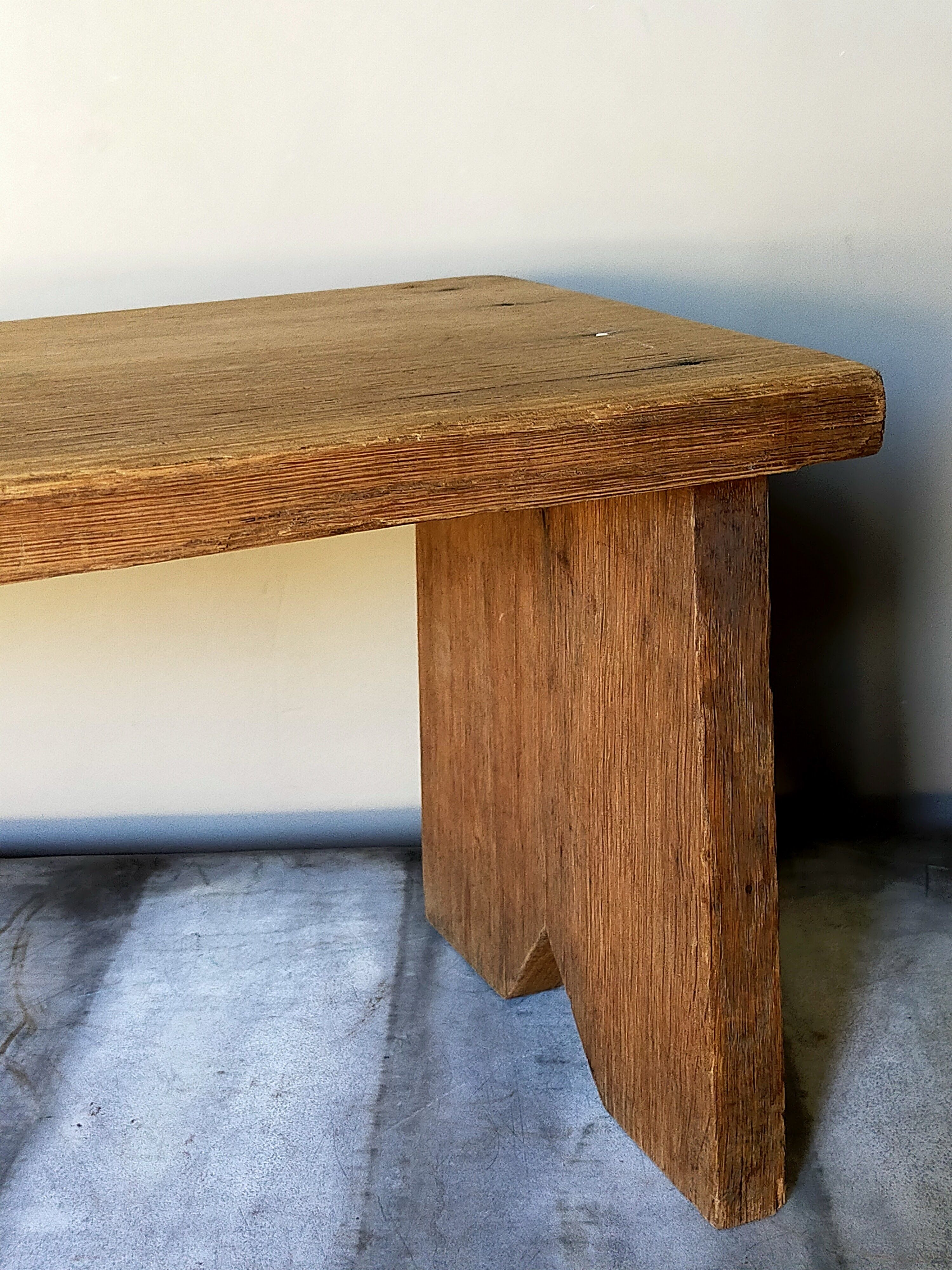 Booster bench Reconstruction in raw solid oak
