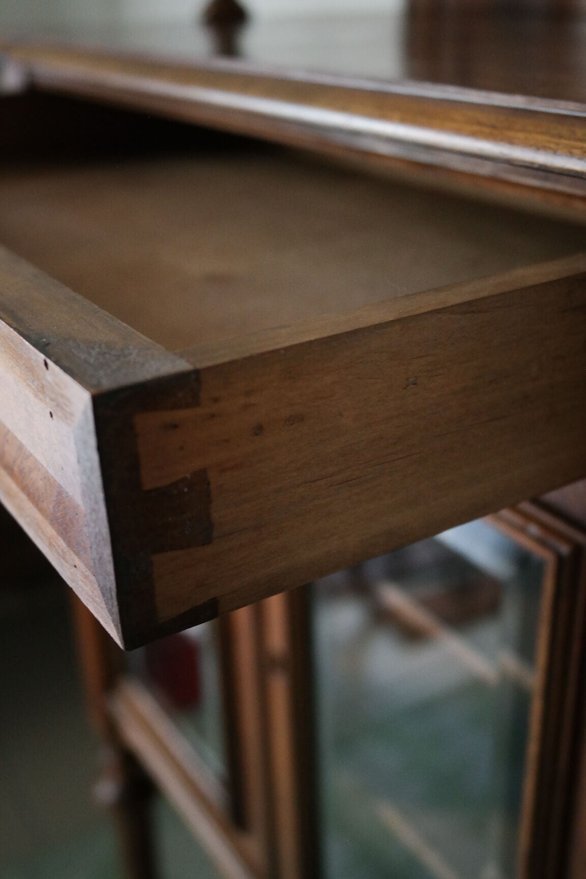Louis XVI style music cabinet in walnut, 20th century.