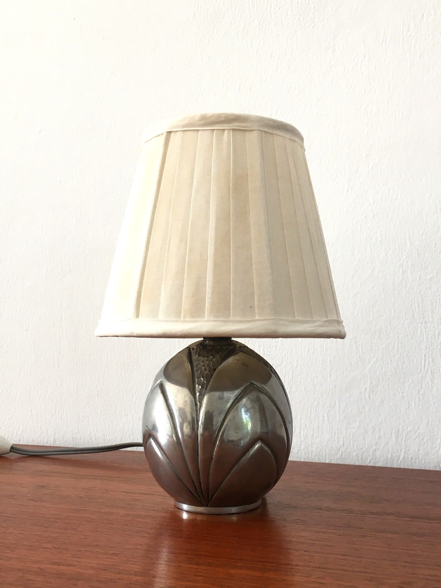 Art Deco pewter lamp by René Delavan