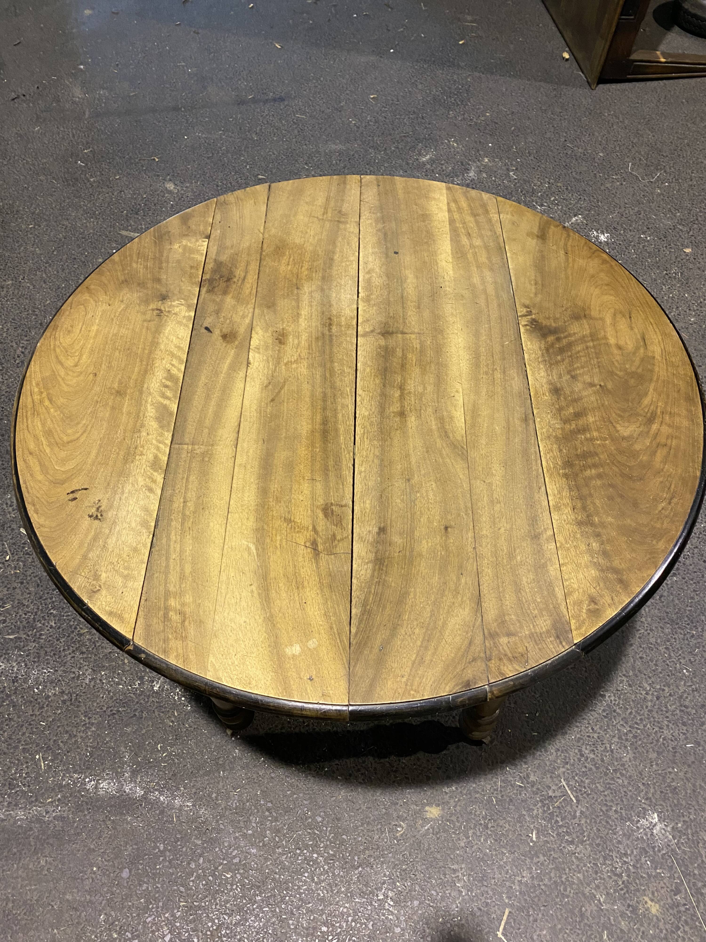 Table 6 feet Louis Philippe walnut