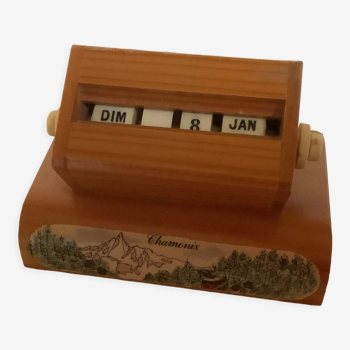 Perpetual calendar in wood chamonix