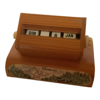 Perpetual calendar in wood chamonix