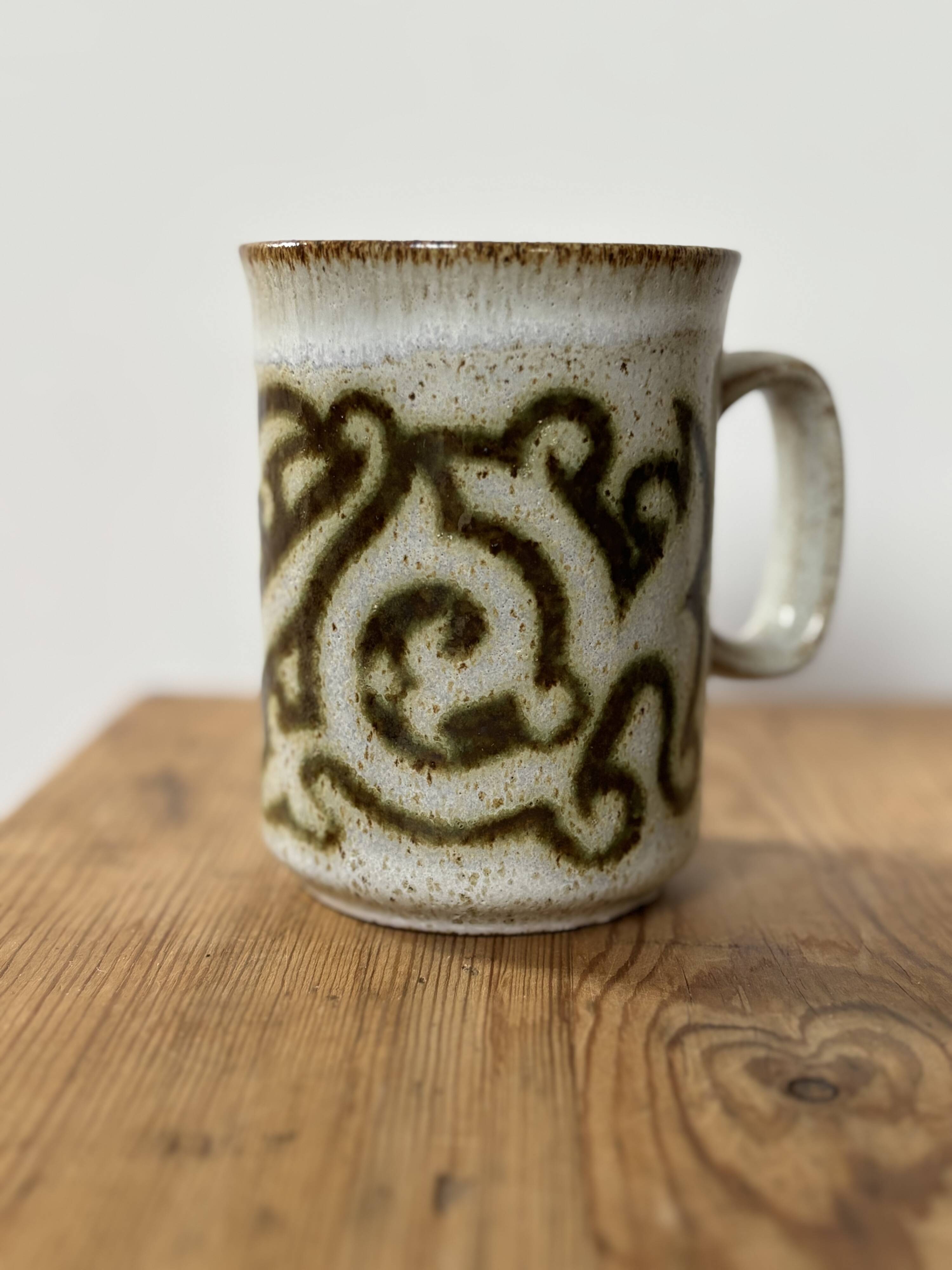 2 vintage Ducan ceramics glazed stoneware mugs