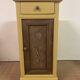 Petit meuble d'appoint ancien revisité – bois naturel et jaune moutarde