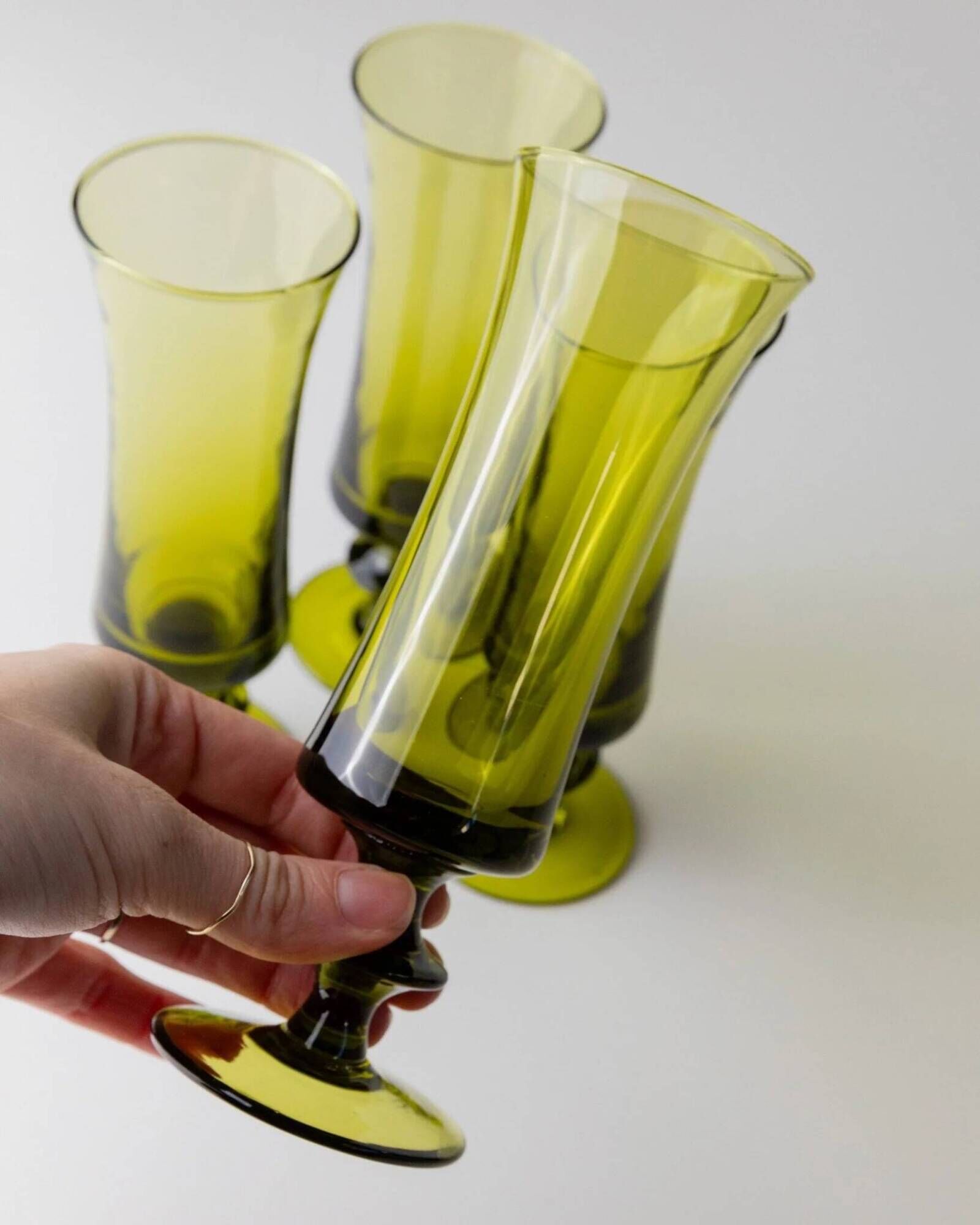 4 green Murano glass drinking glasses - mid-century Italian stemware, olive - 1970s retro cocktail set