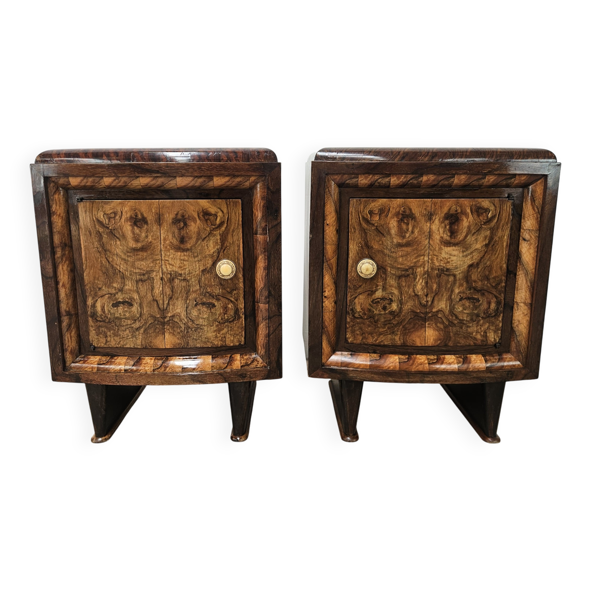 Tuscan Art Decò bedside tables from the 1940s in walnut burl