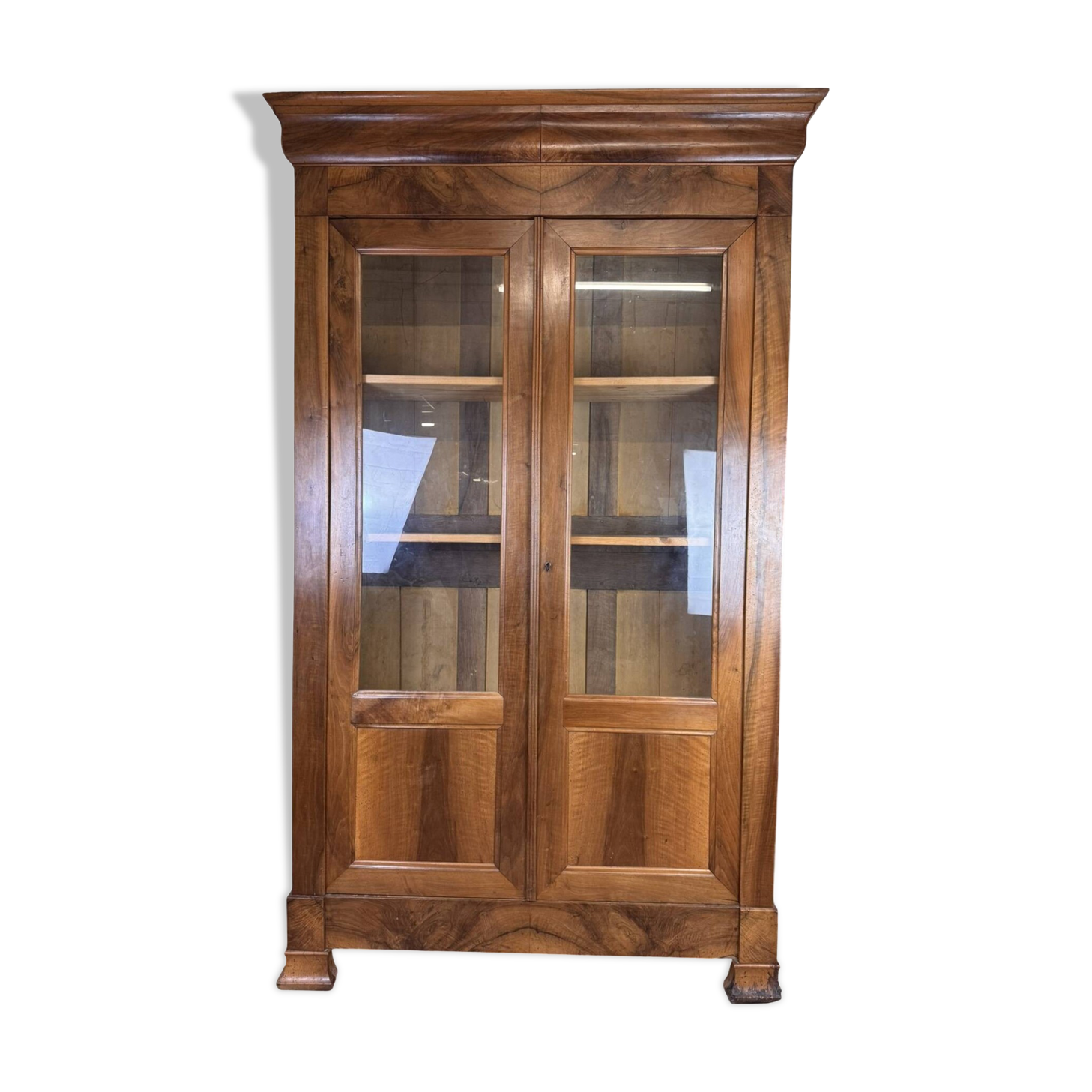 Superb Louis Philippe period bookcase in walnut circa 1830