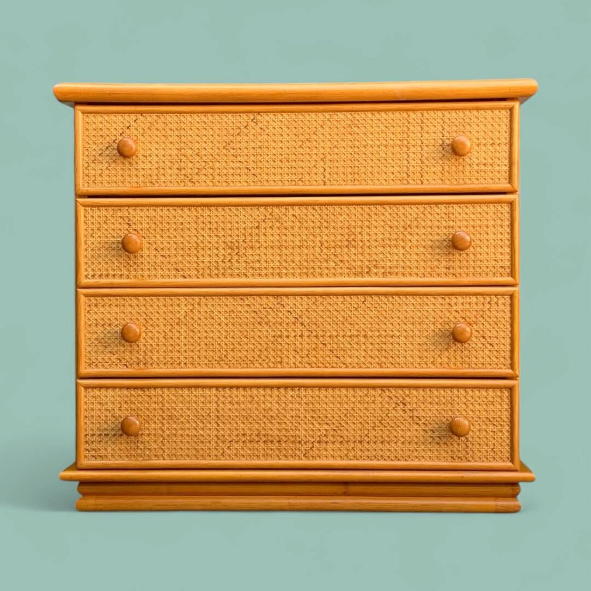 Dresser and its bedside table in rattan caning and vintage oak from the 1970s.