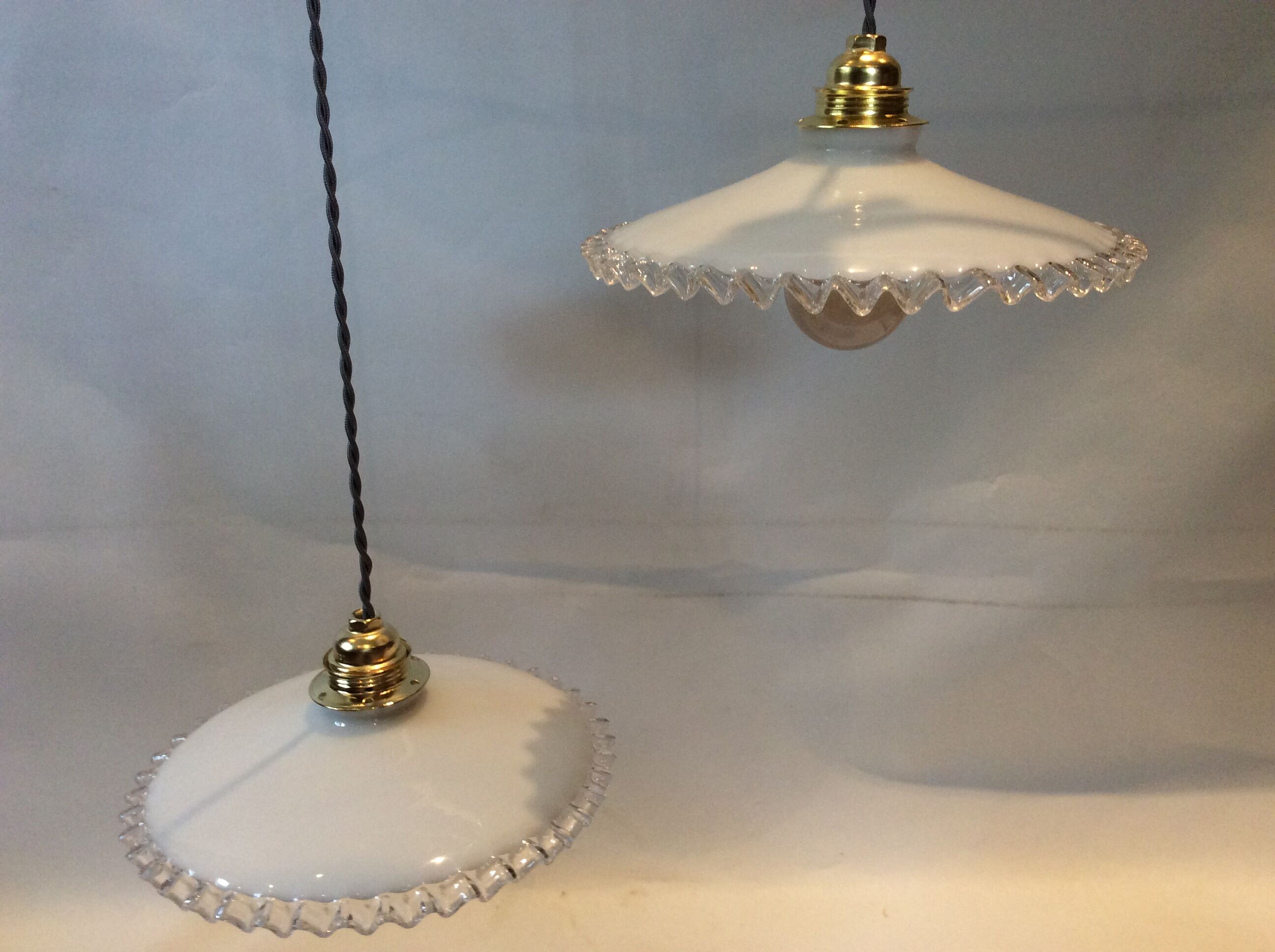 Duo of hanging lamps in opaline