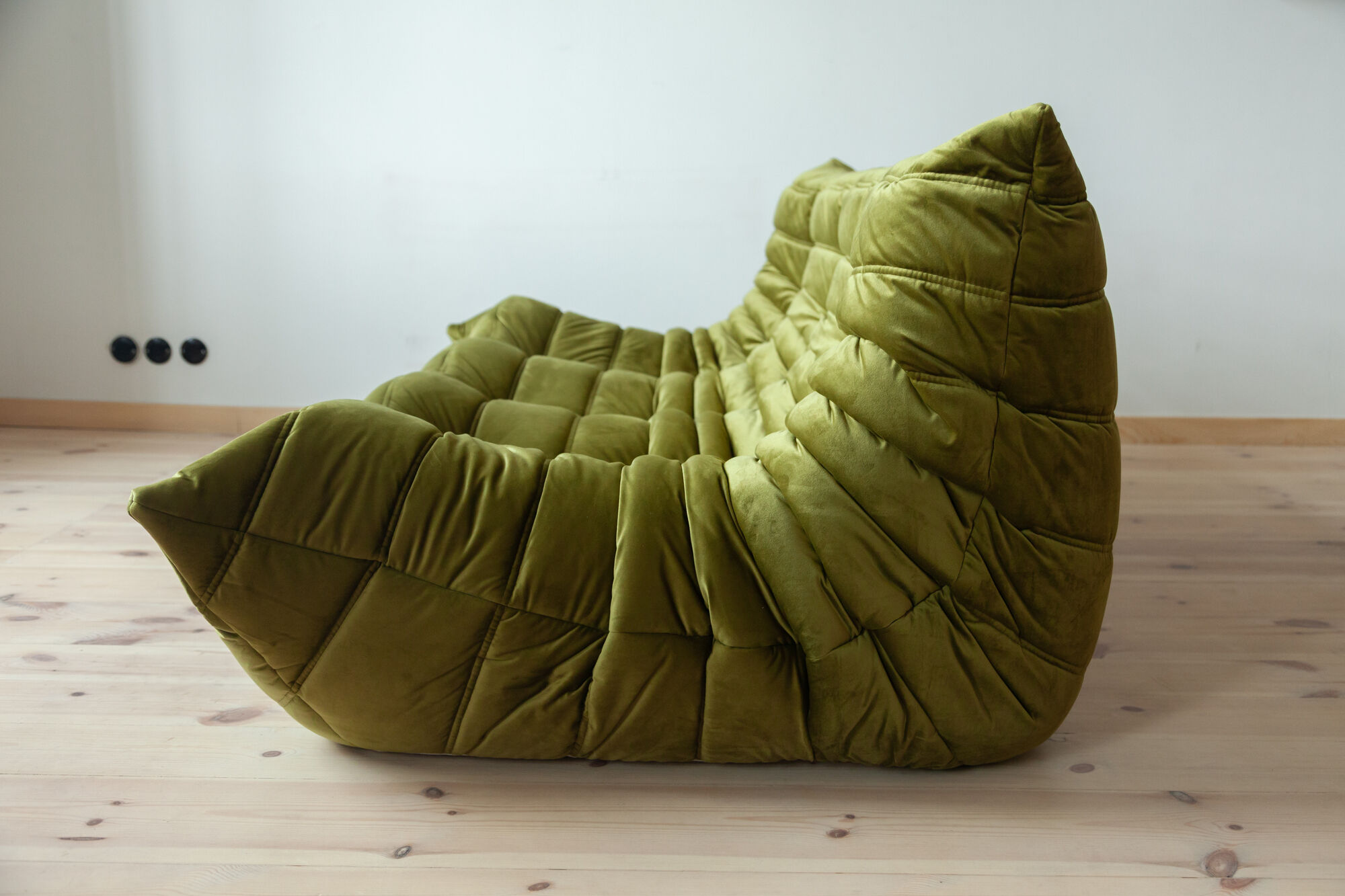 3-seater Togo green velvet sofa designed by Michel Ducaroy 1973