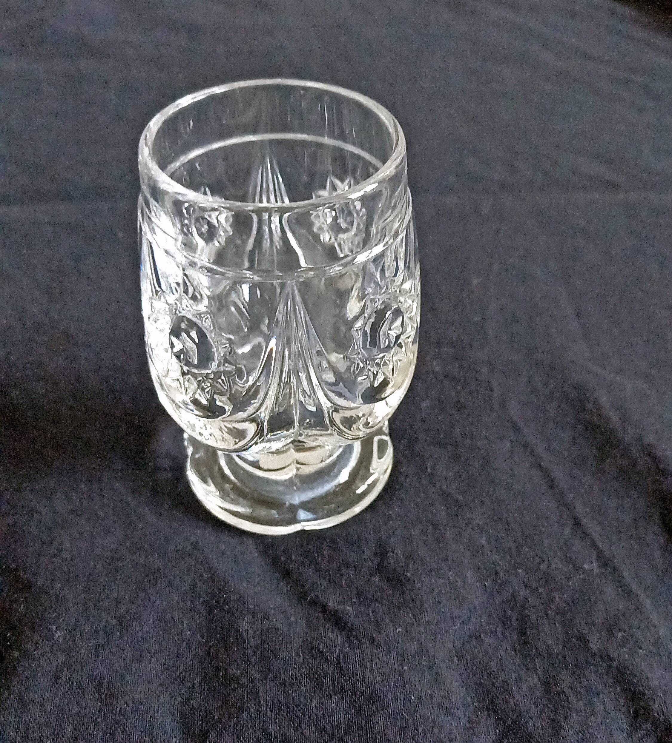 4 antique to digestive glasses in cut crystal and molded crystal decorated
