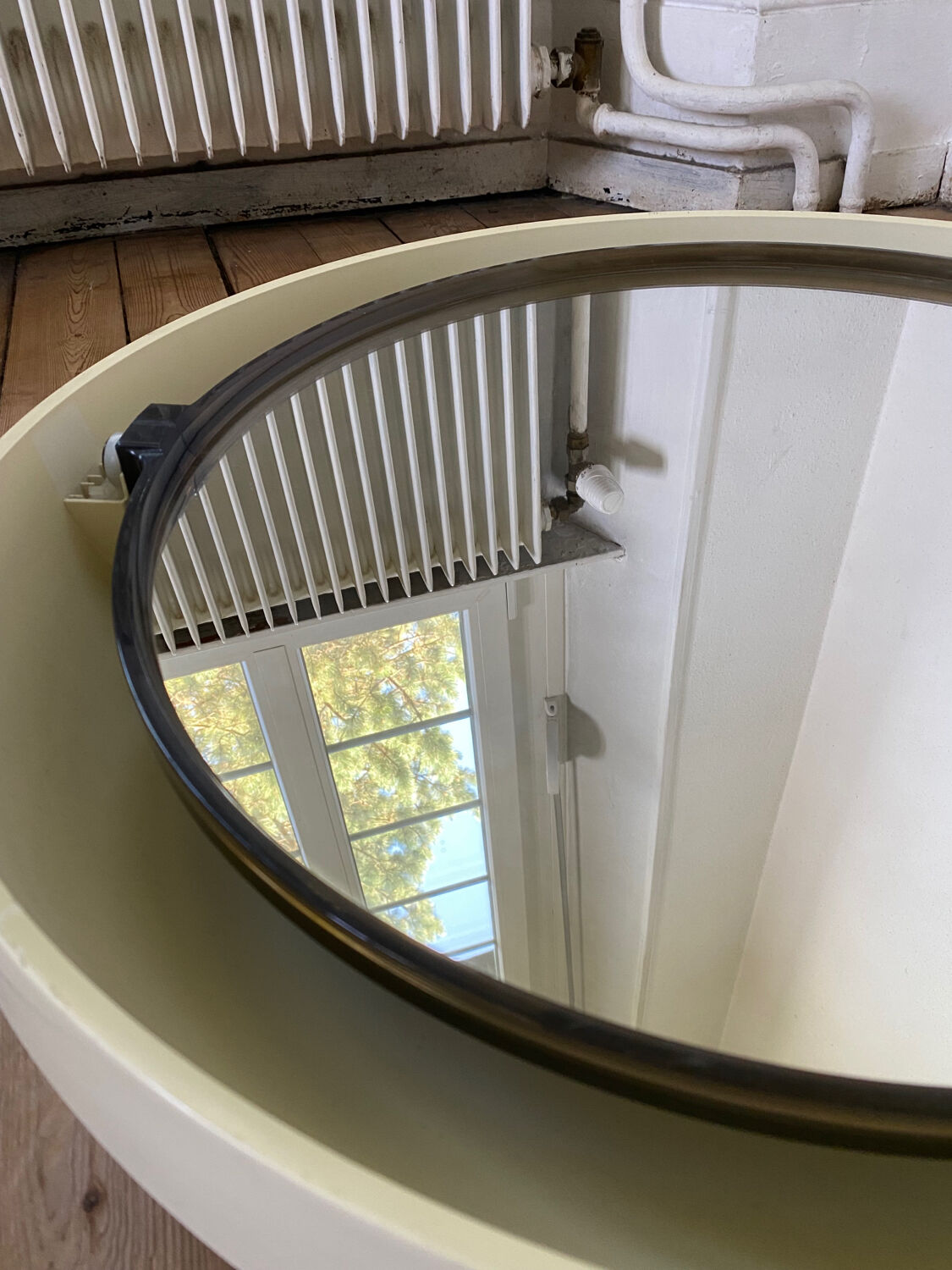 Round mirror Allibert model A41 Space Age 1970