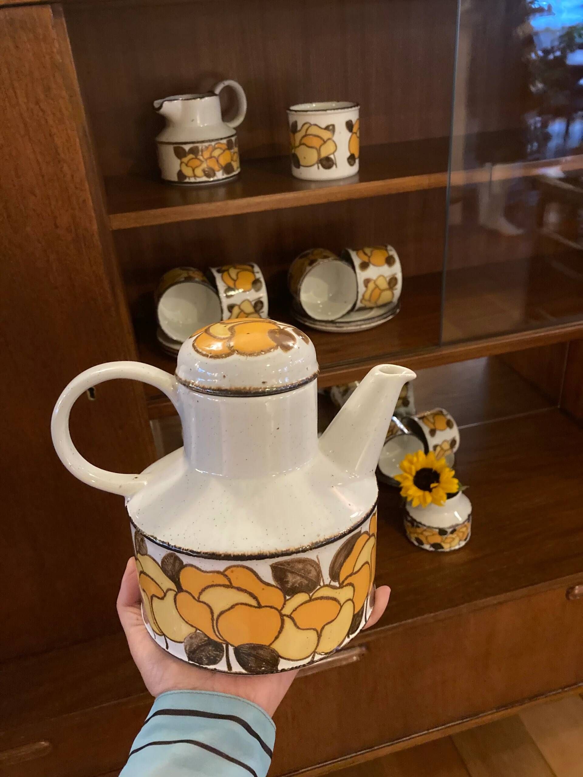 Set of vintage English tableware Summer by 'Midwinter'