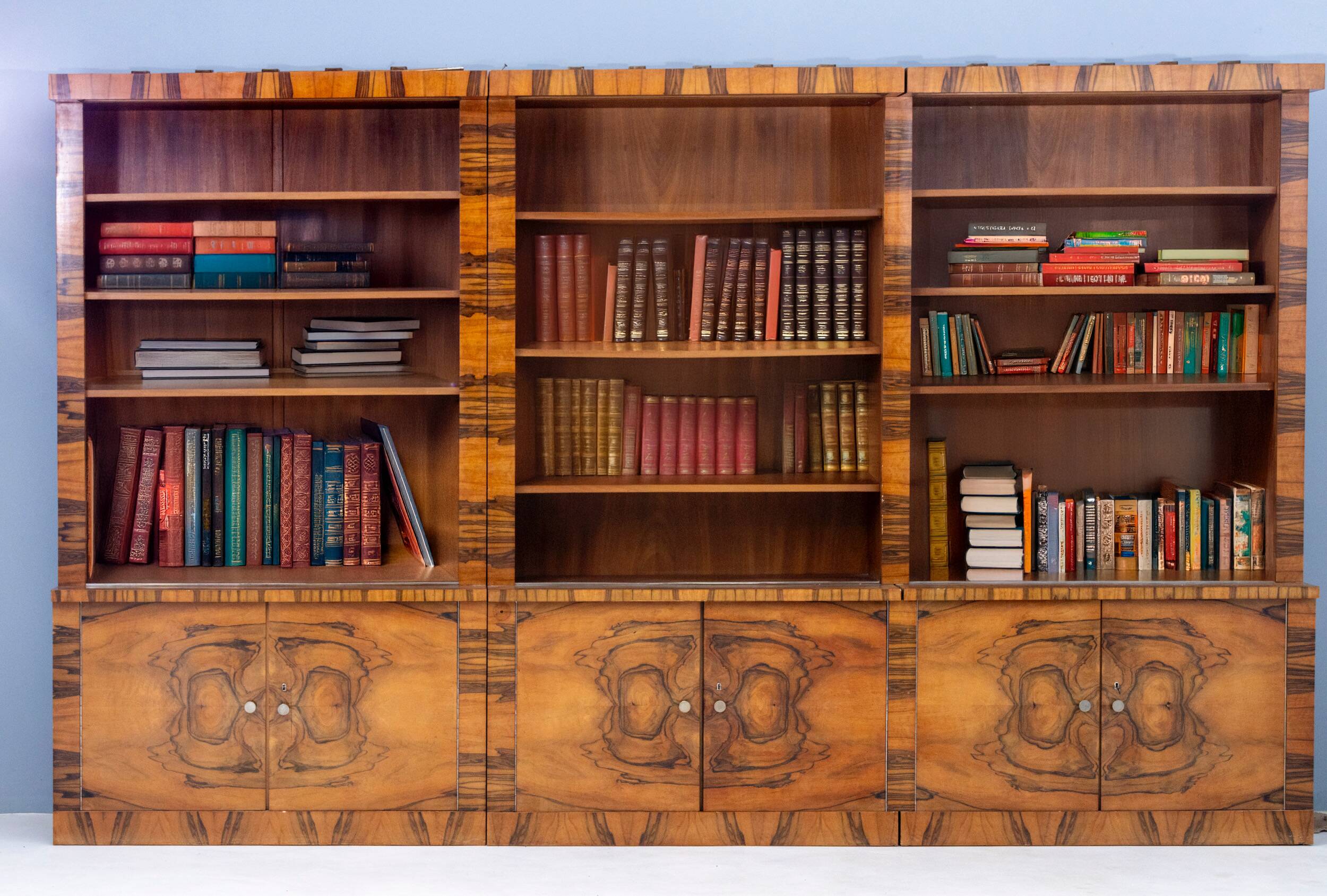 Grande bibliothèque Art déco, Tchécoslovaquie, années 1930