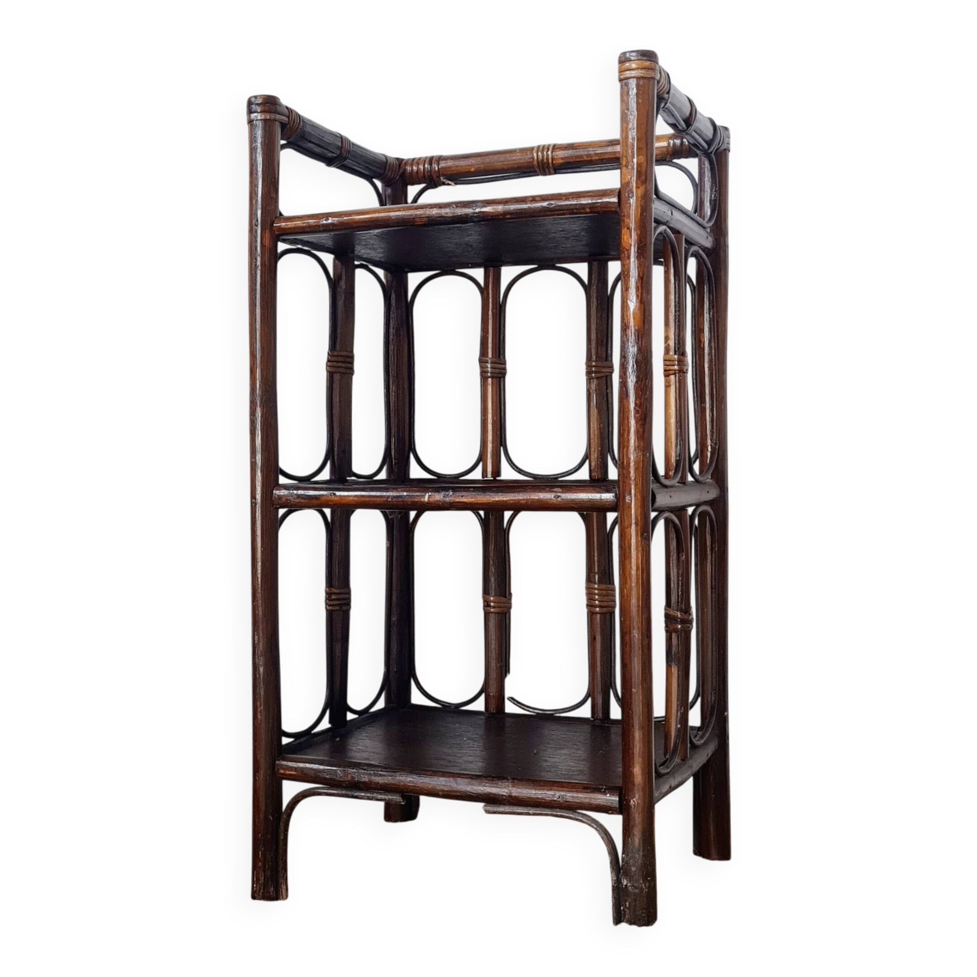 Small antique library in varnished dark oak rattan.