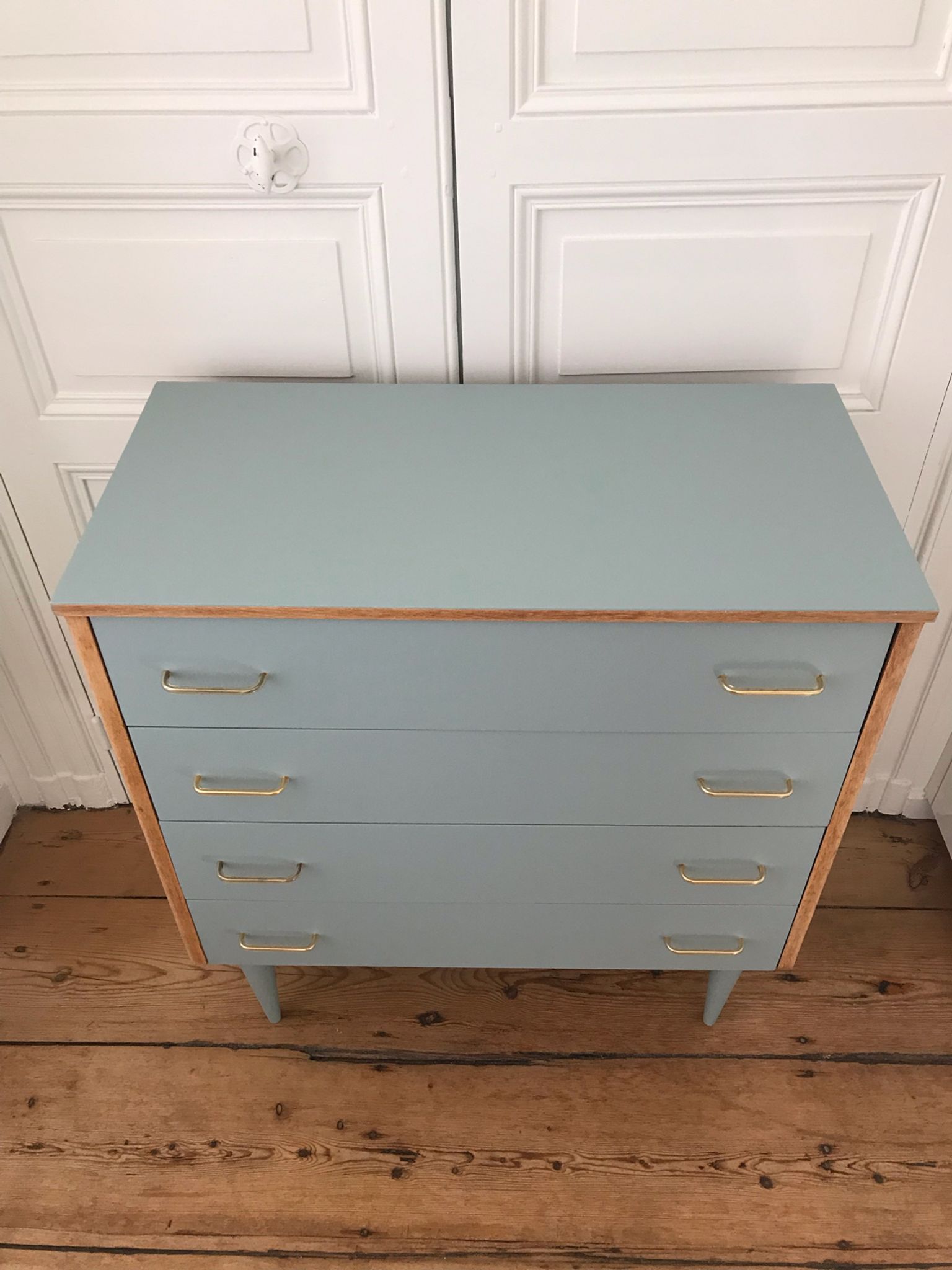 Vintage chest of drawers 4 drawers Almond from Resources