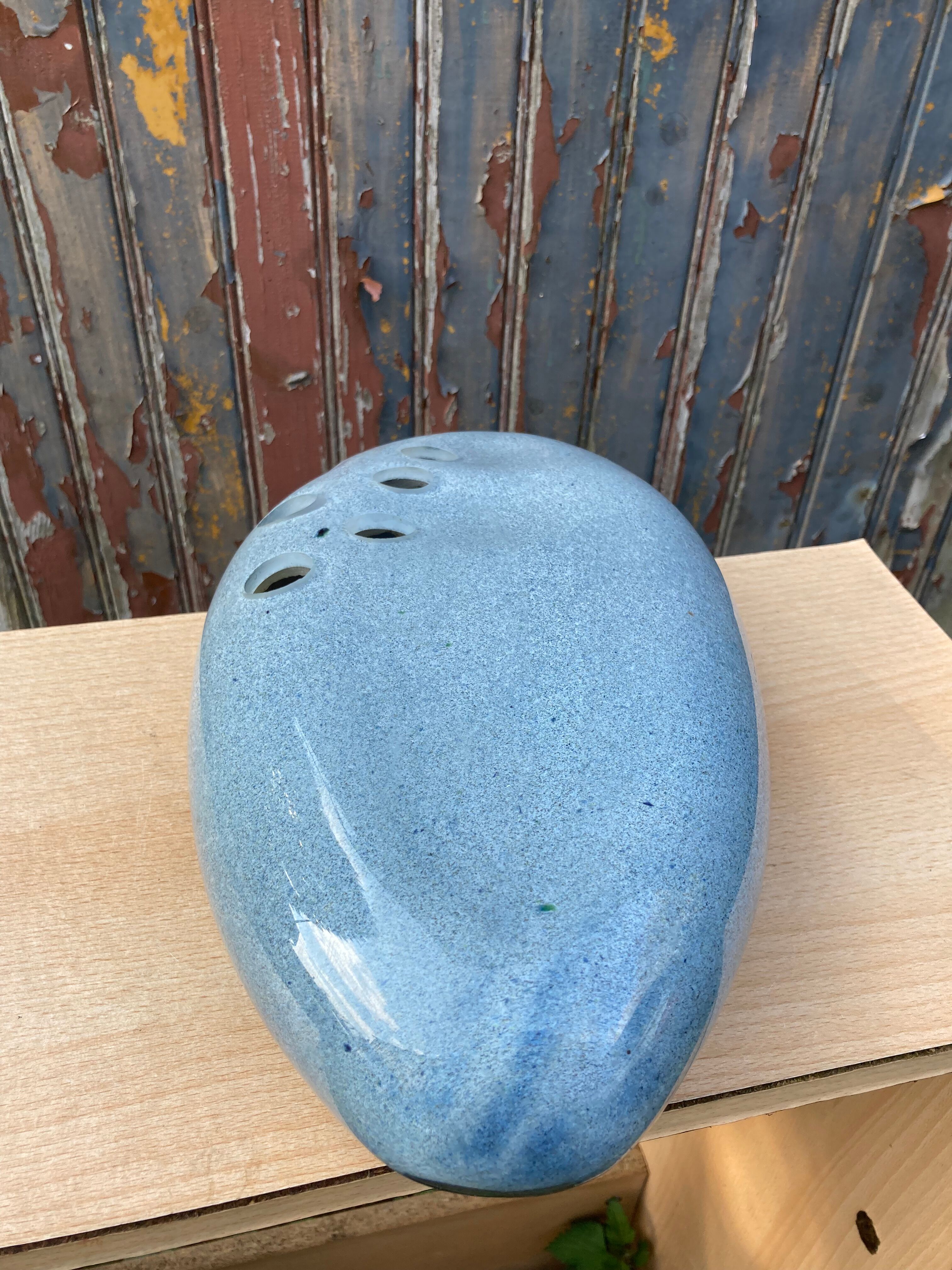 Pique glass flowers, hick double glass paste in the shape of a pebble