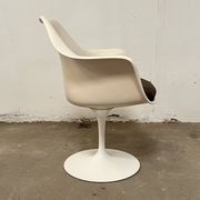 4 Tulip chairs by Eero Saarinen for Knoll