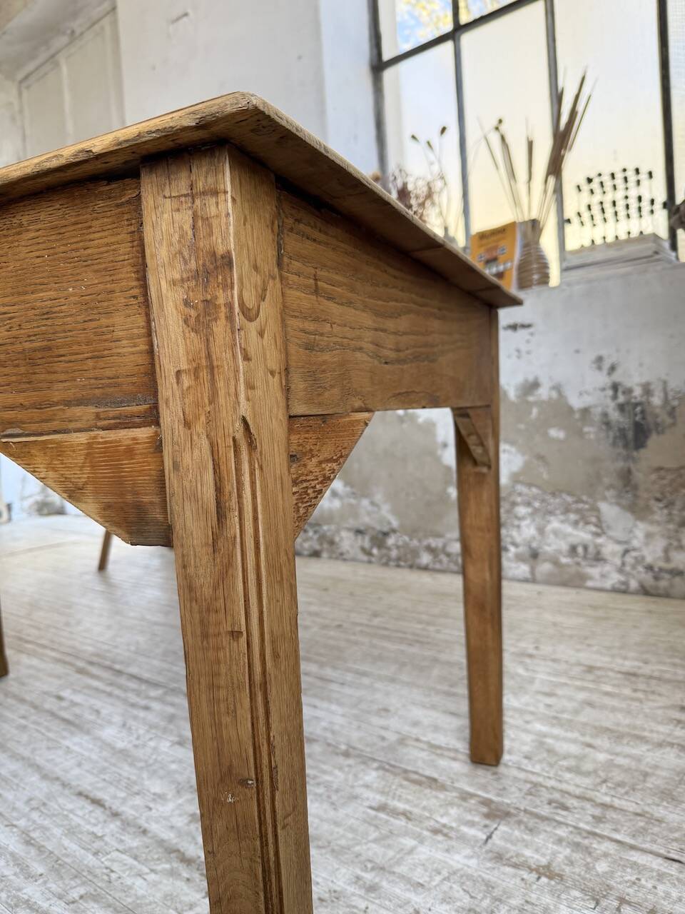 Oak desk with spindle legs, 1950s