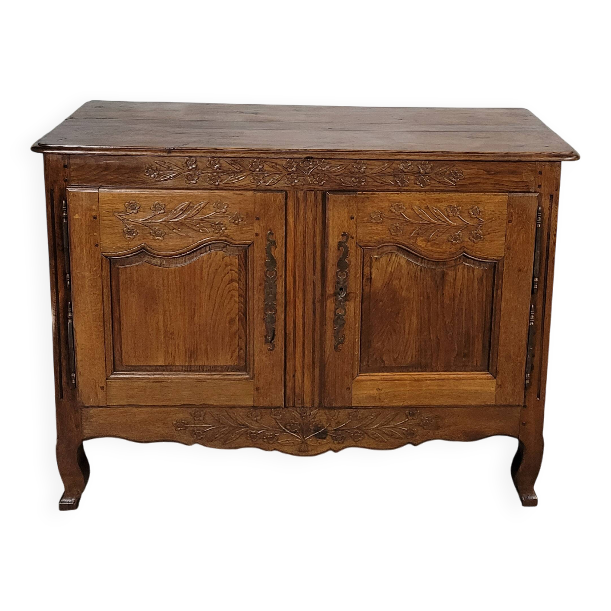 Low Norman sideboard carved in 19th century oak