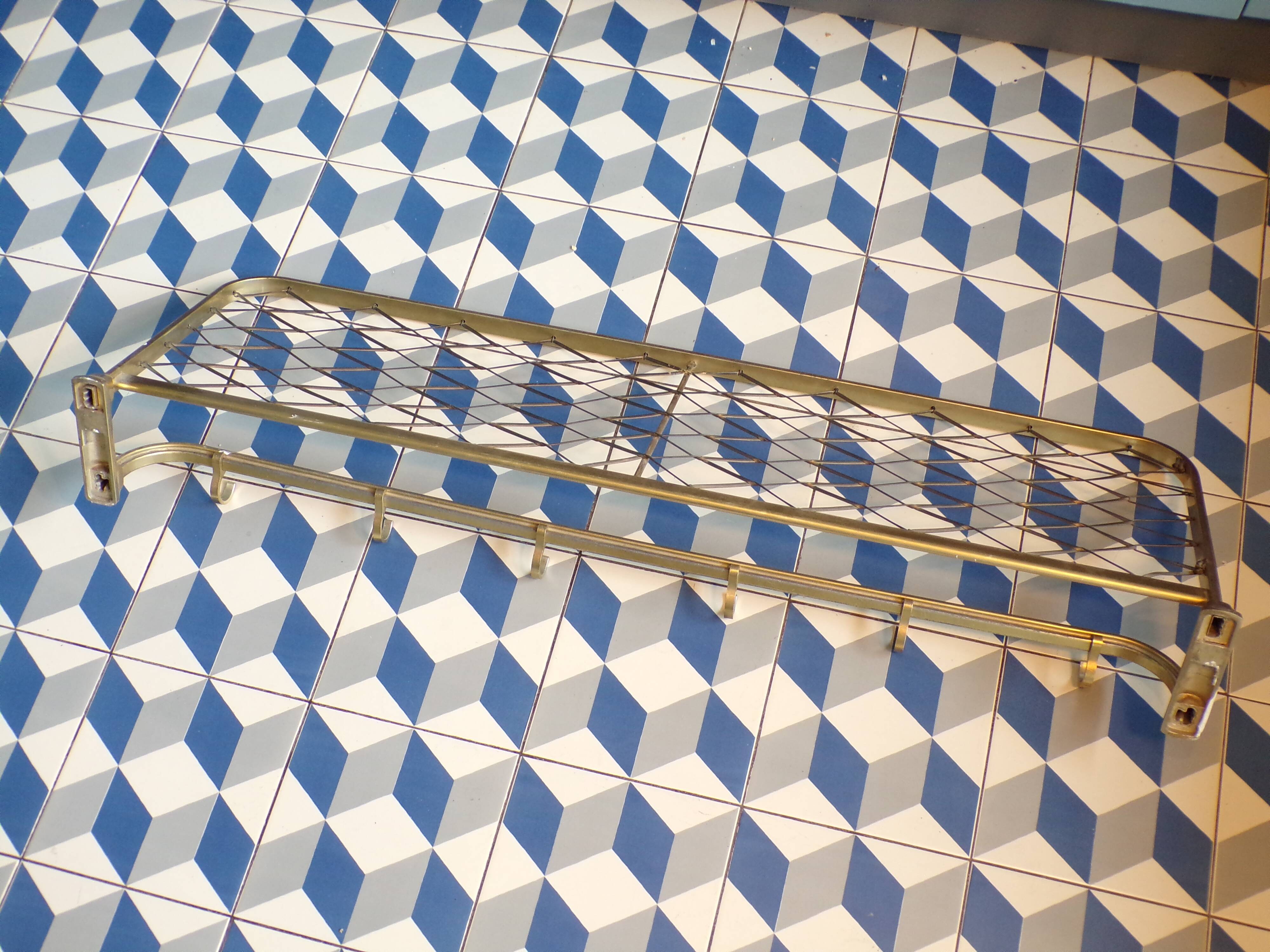 Coat rack style train luggage rack L=101 cm