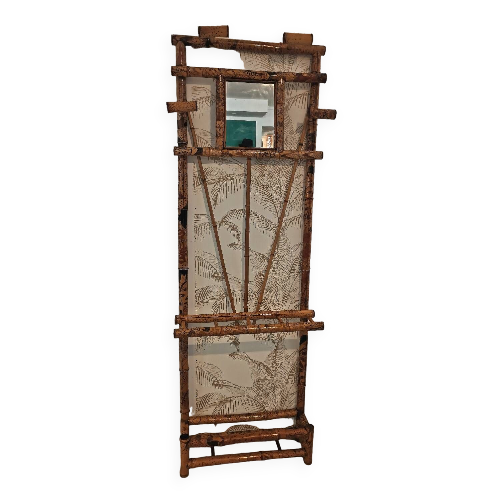 Bamboo wall-mounted locker