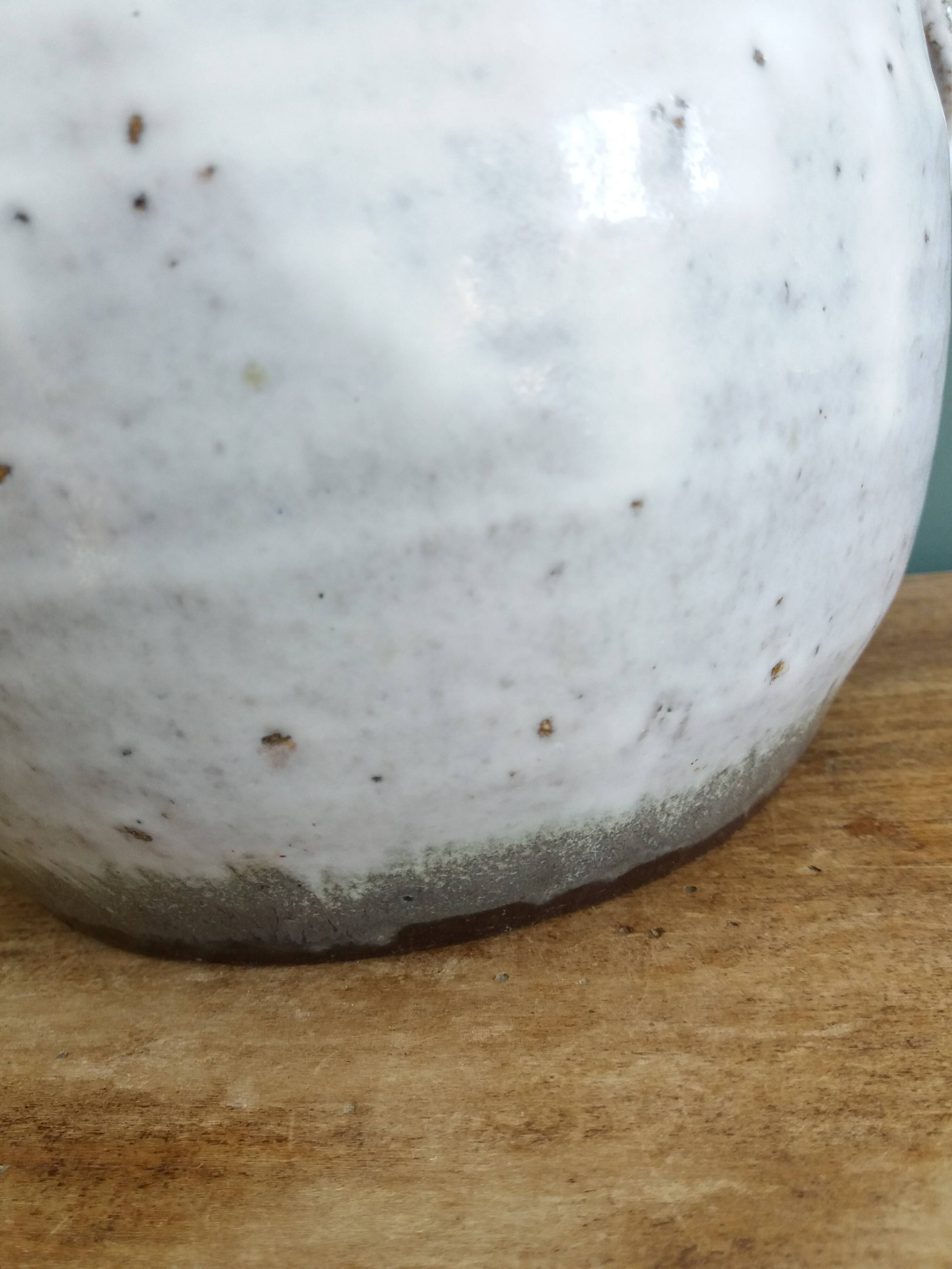 Cache pot The pottery of the Black Valley