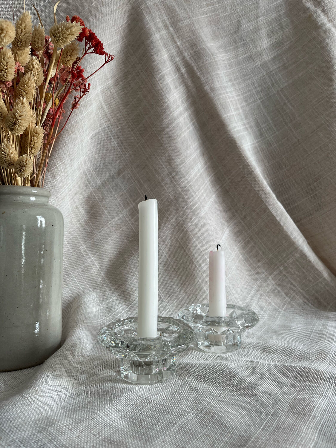 Paire de bougeoirs en verre