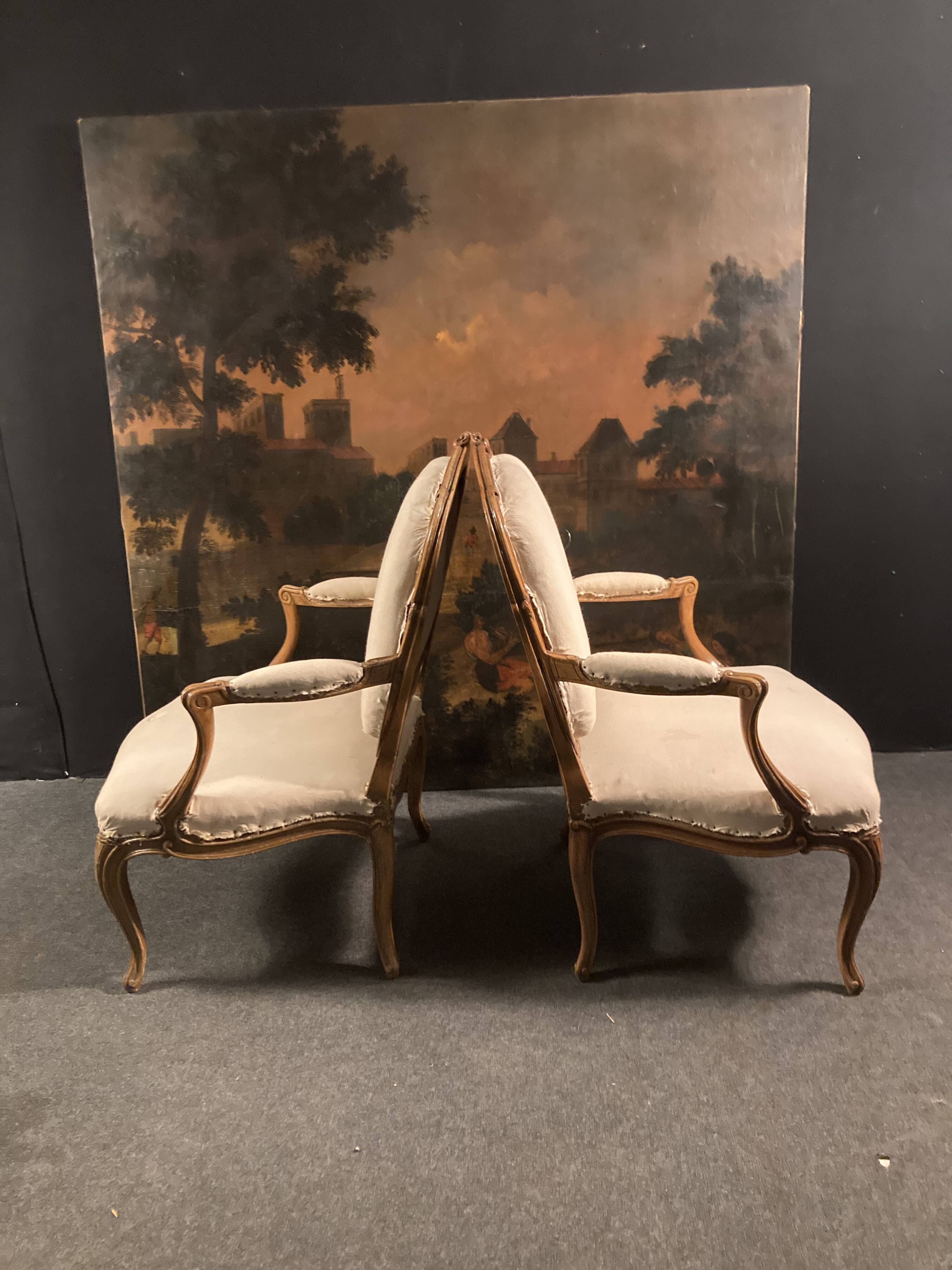 Pair of Queen armchairs