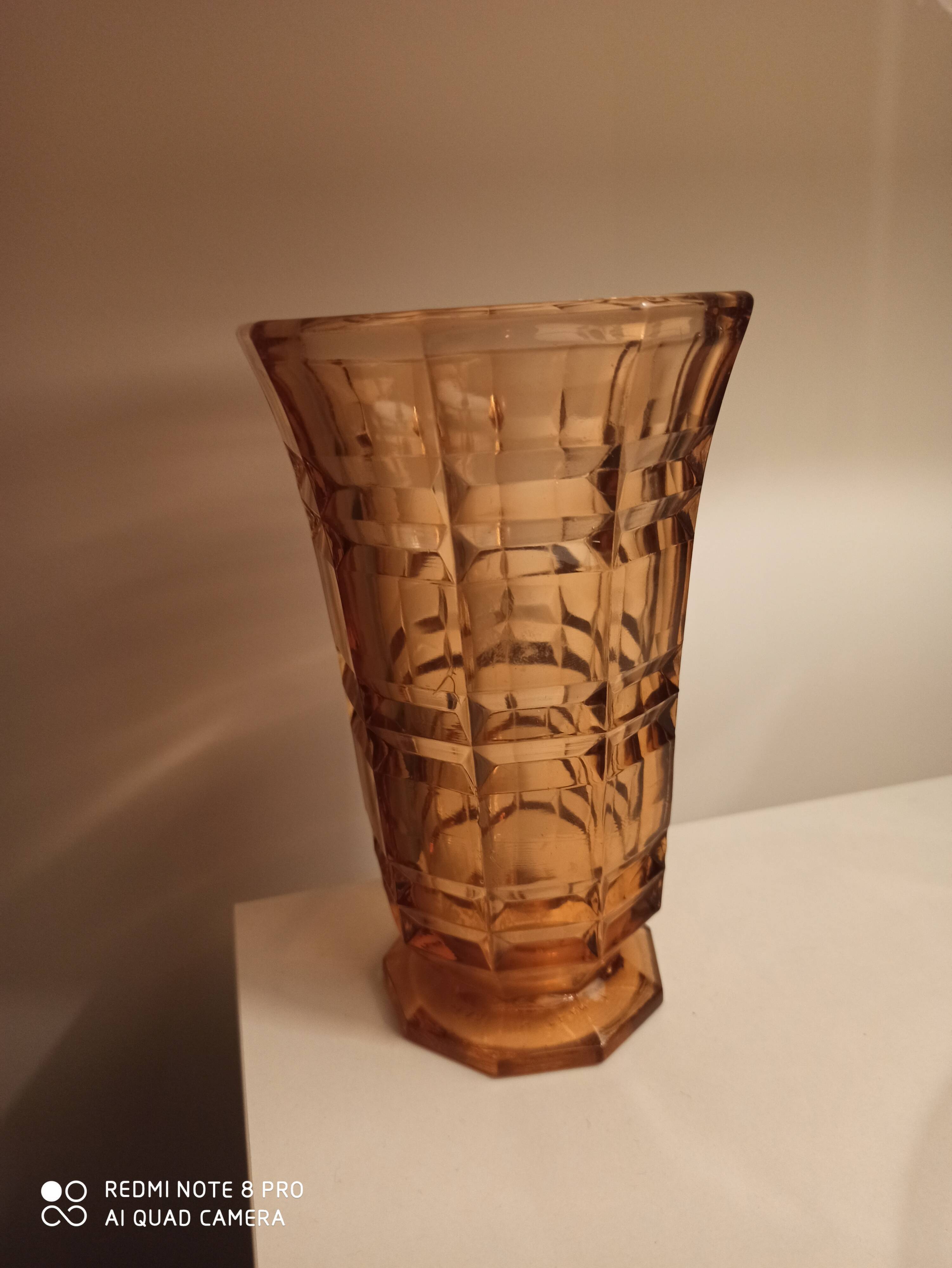 Vase à facettes art déco vintage