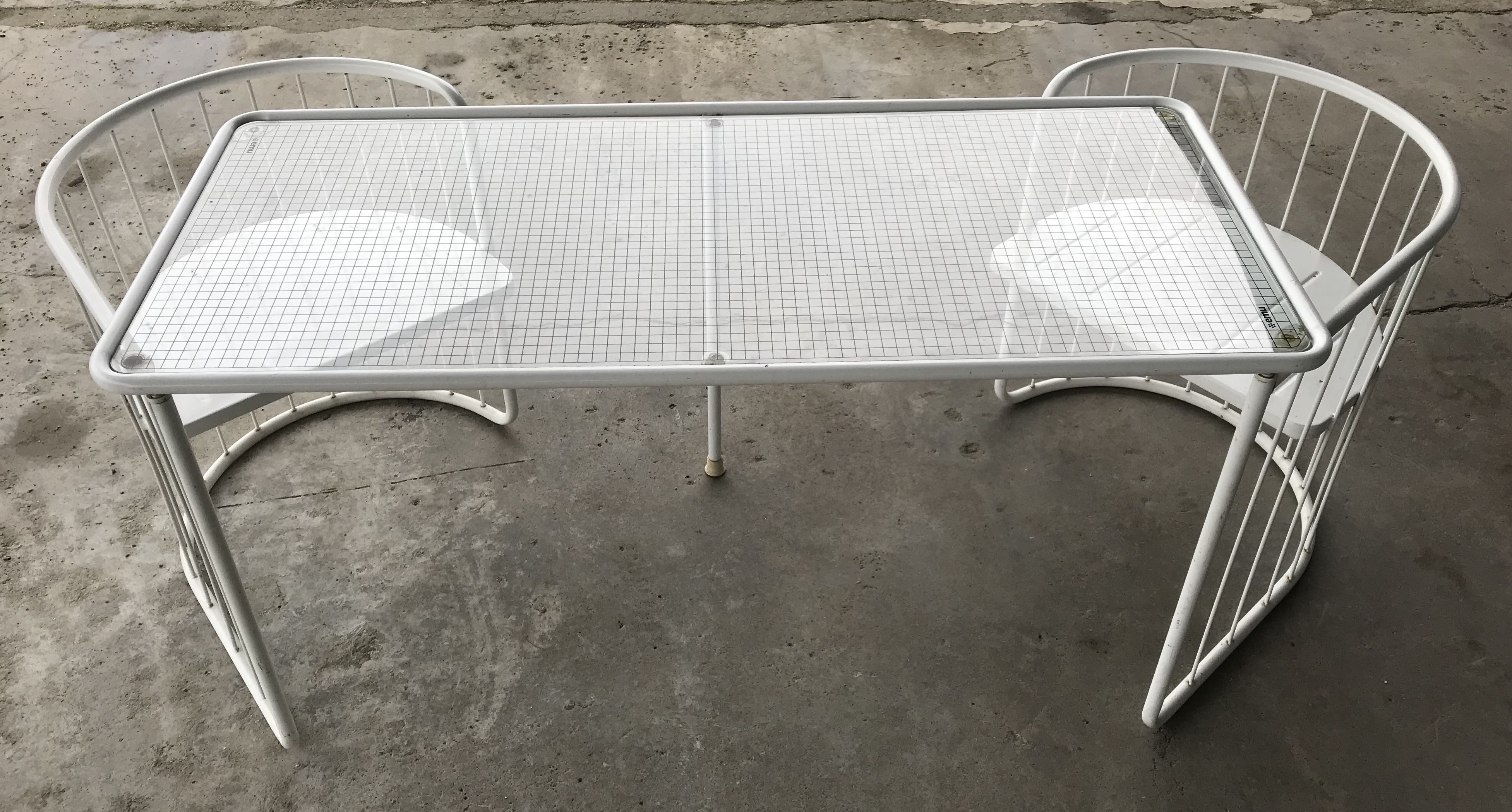 Vintage70's, Emu table in metal and glass, chairs swivelling under the table