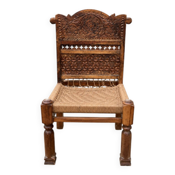 Fauteuil berbère marocain sculpté