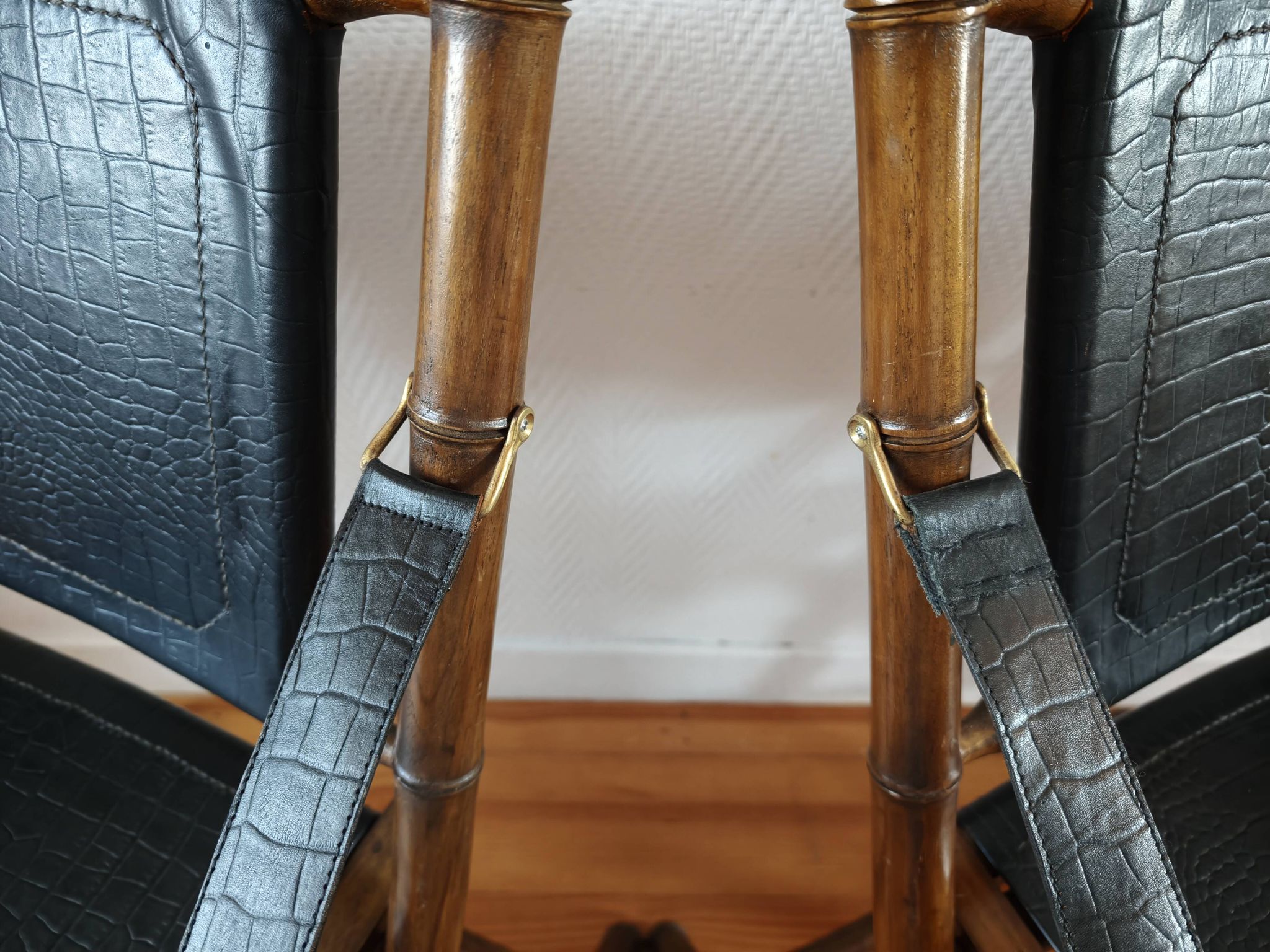 Paire de chaises pliantes safari  en cuir 1970-80