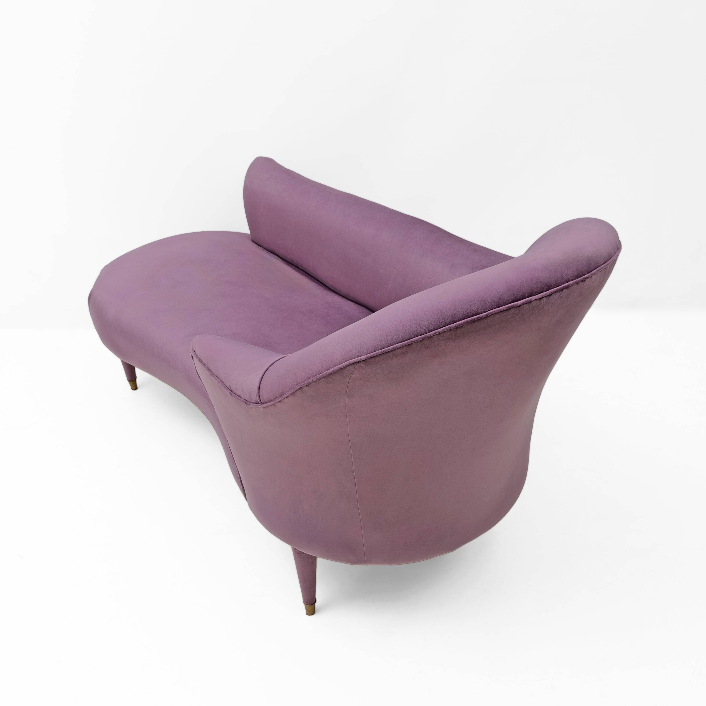 Italian Mid-Century Style Dormeuse in Mauve Velvet with Brass Feet