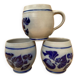 Set of 3 Beer Pint Mugs Stoneware Grey Vintage Blue Flower Decor