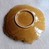 Plate barbotine vine leaf