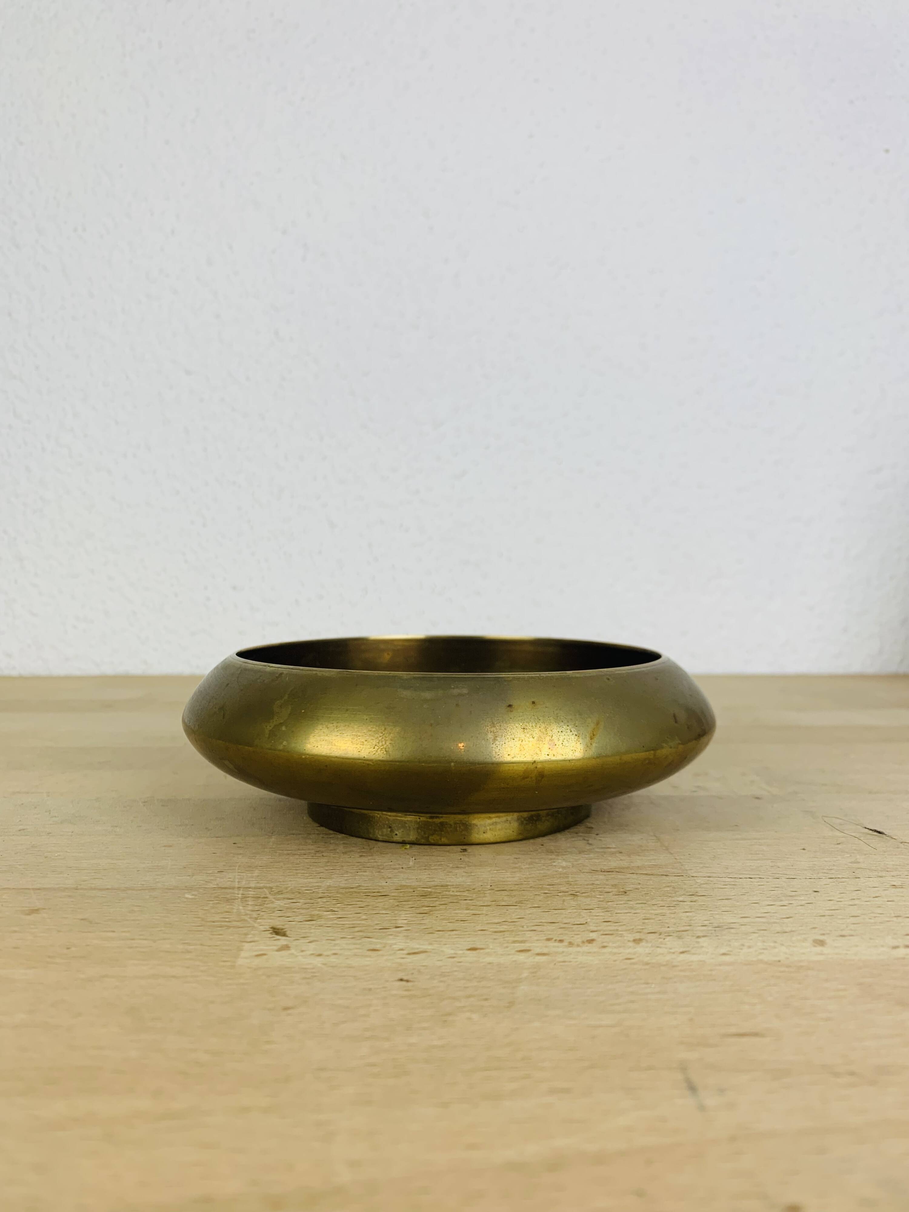 Vintage round gold-plated brass pocket tray