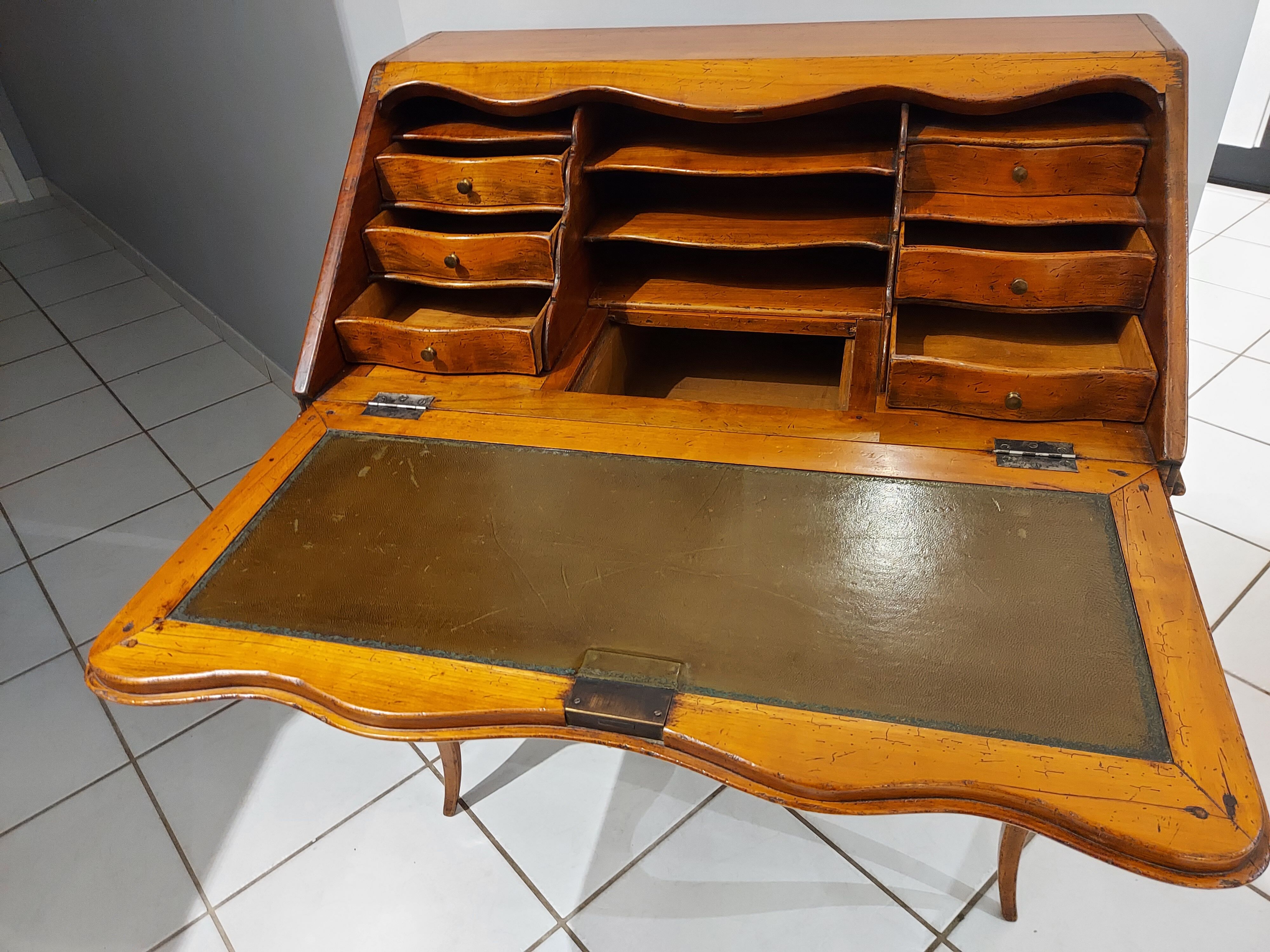 Louis XV walnut desk 18th century