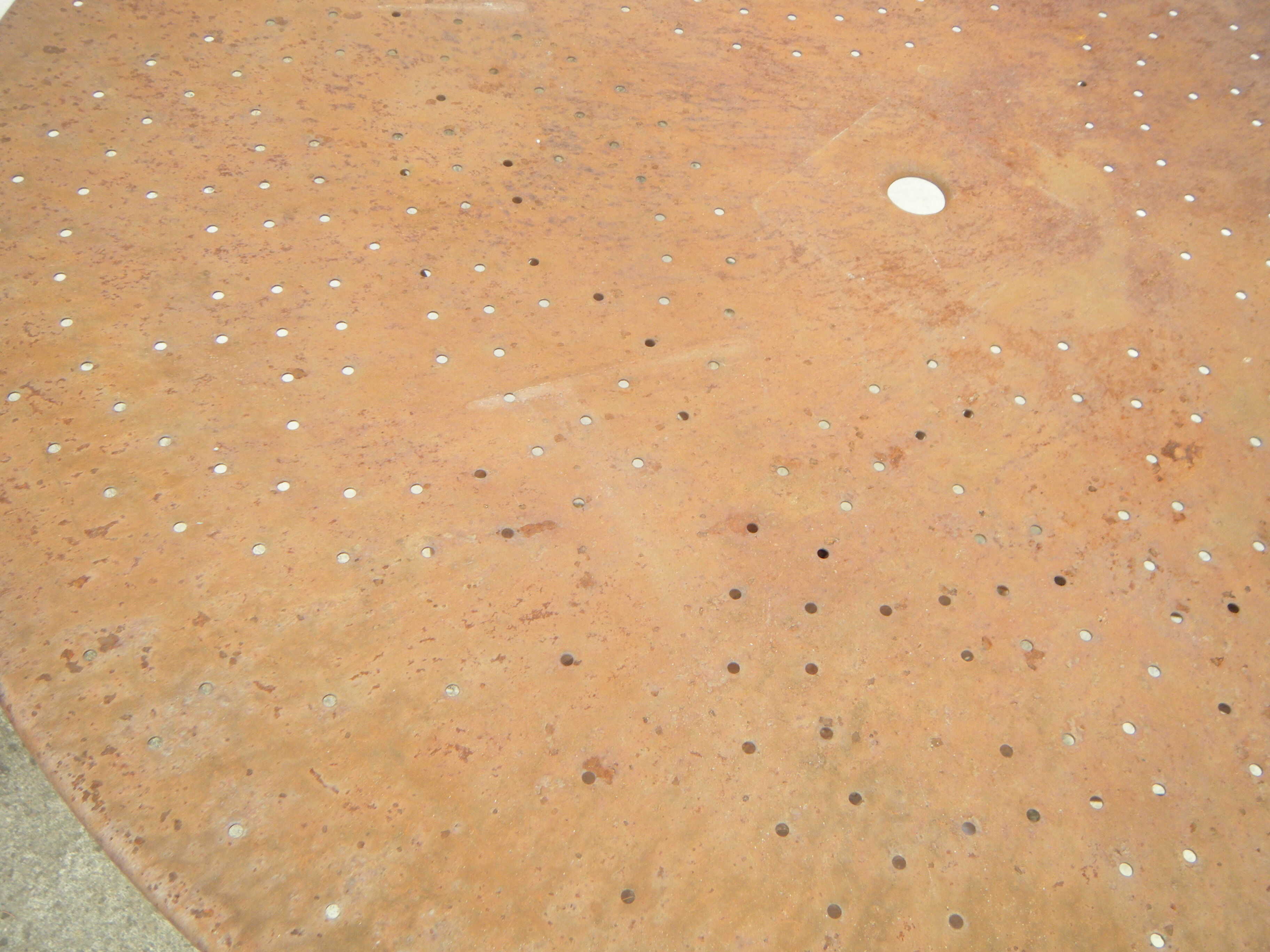 Round metal garden table