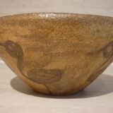 Chamotte clay bowl with bird decoration