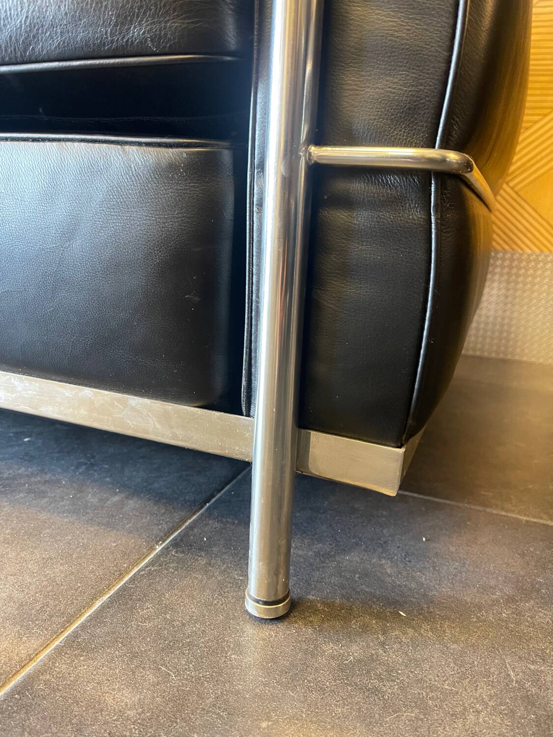 Lecorbusier LC3 sofa