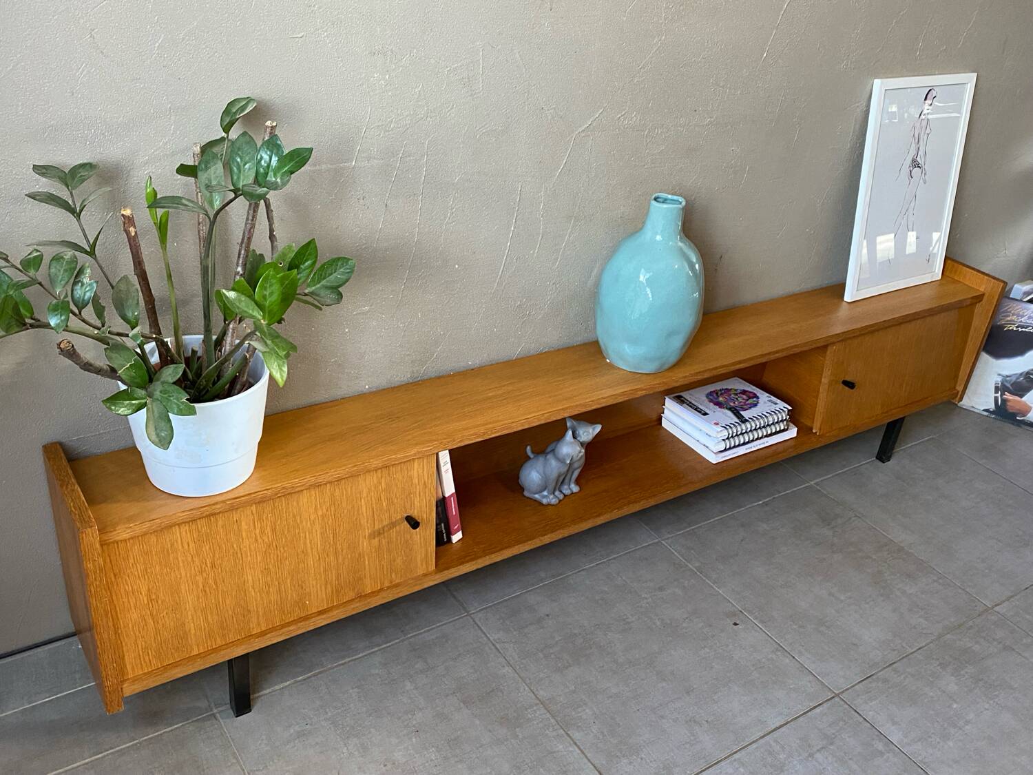 Low vintage sideboard (shallow)