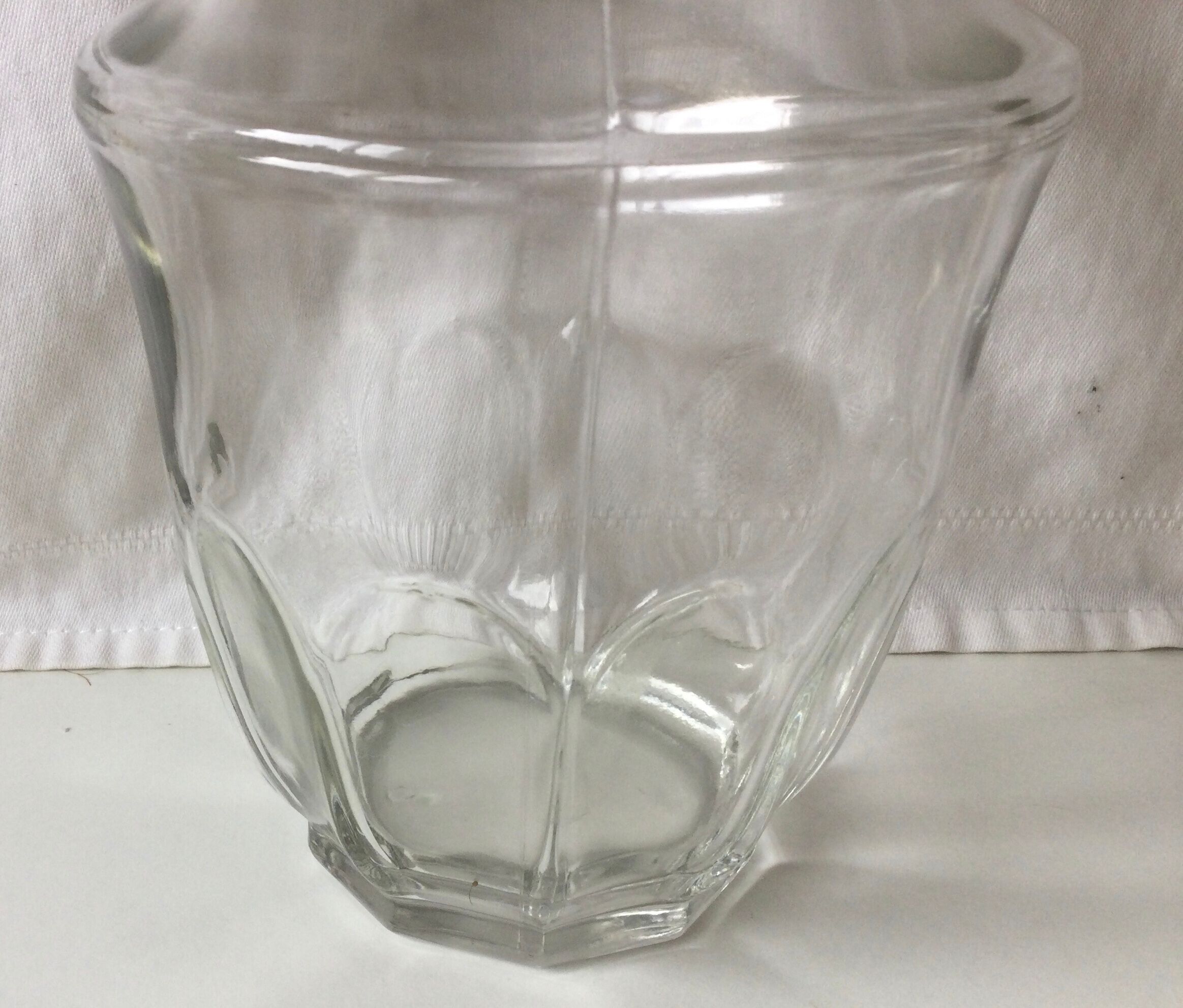 Glass decanter