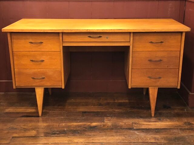 Vintage desk feet compas