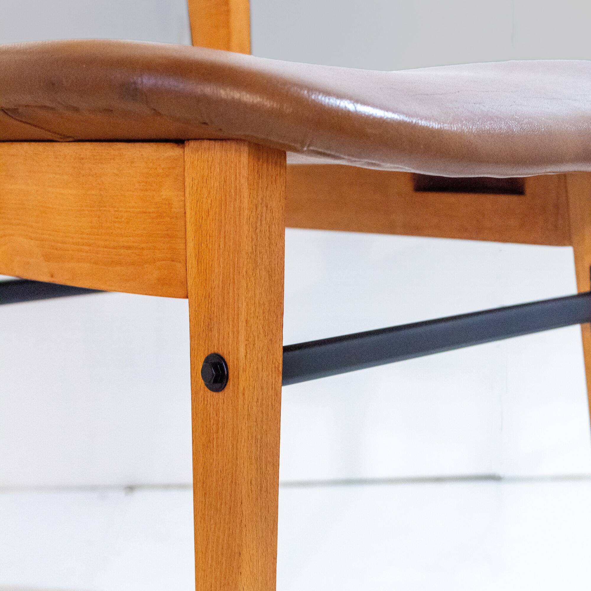 Mid- Century Modern Dining Chairs in Scandinavian Style