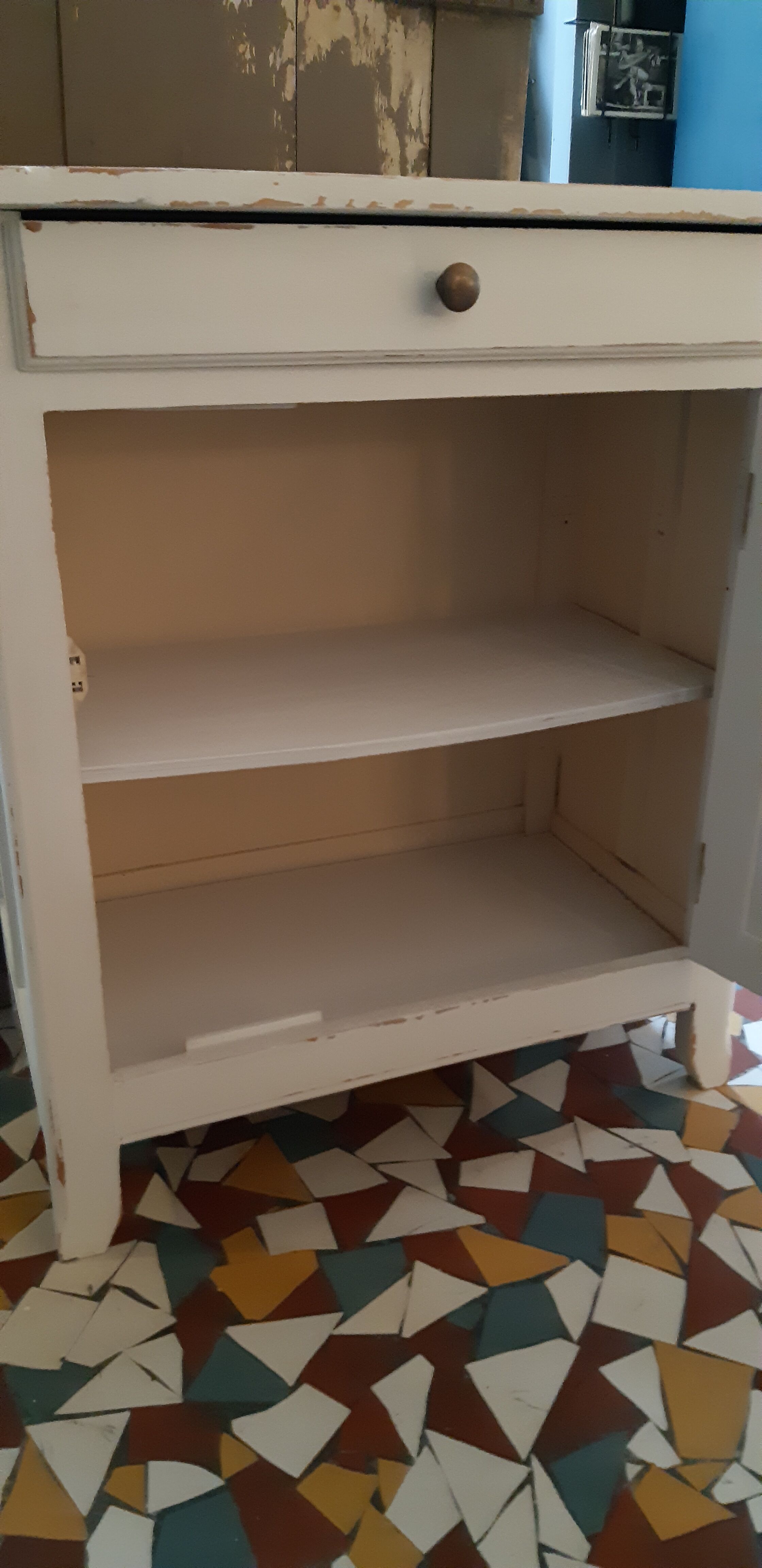 Parisian buffet white chalk jam