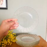 Duralex dessert plates in the shape of a daisy flower, transparent glass