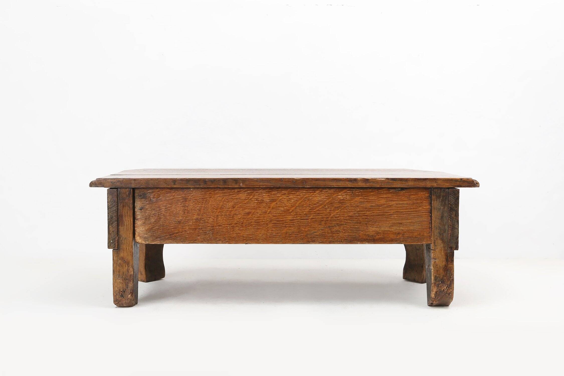 Tabouret d'église rustique en chêne massif, France, vers 1900