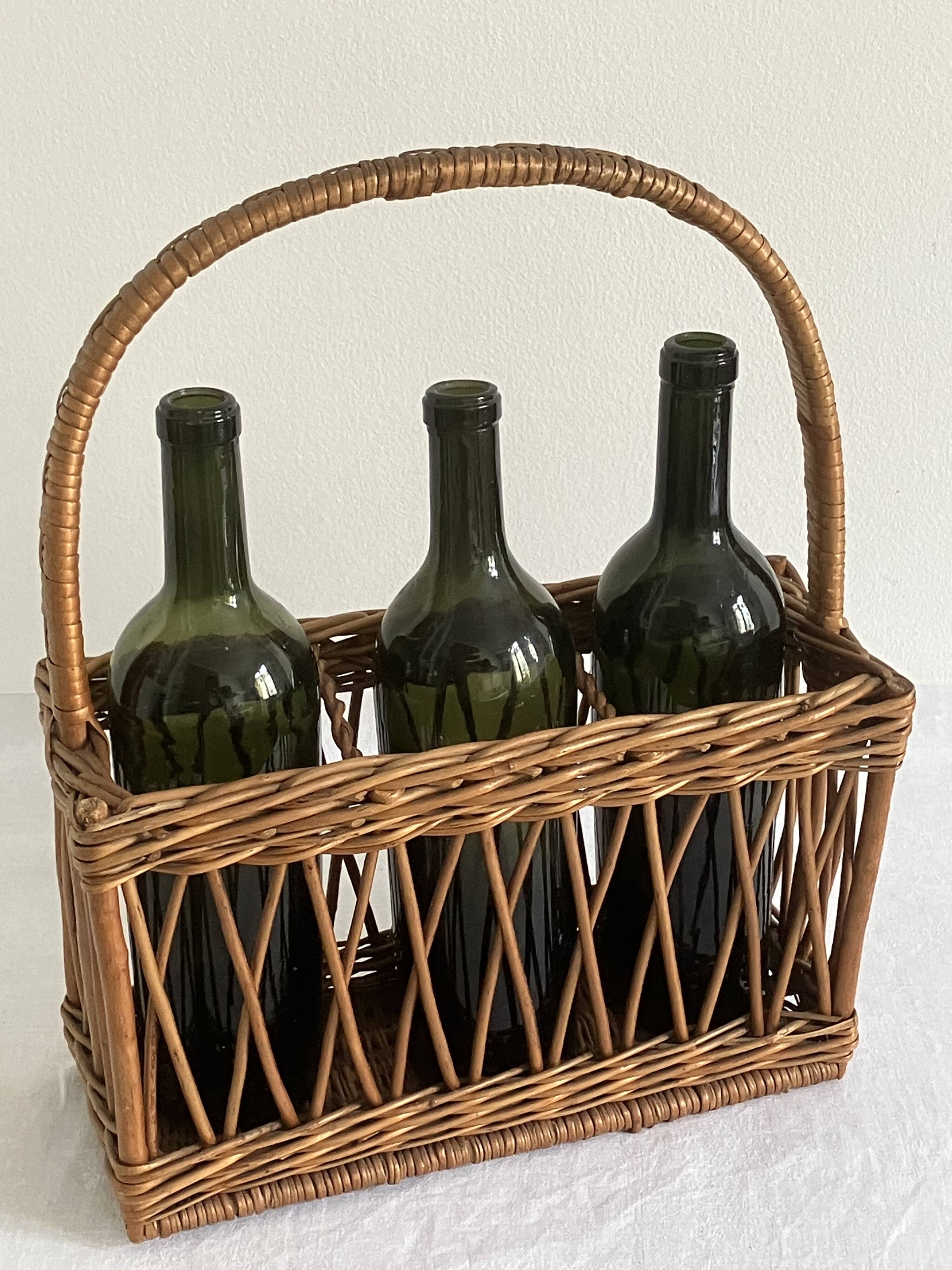 Bottle holder, woven wicker