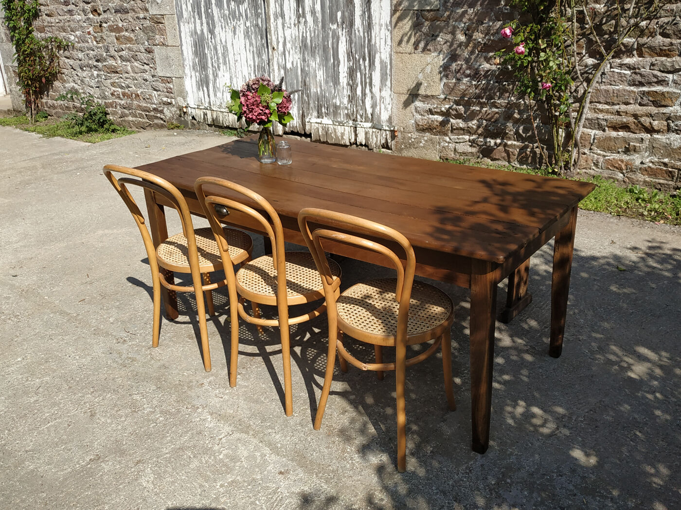 Farm table